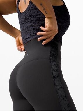 Lululemon /// Women’s Align Super High-Rise Crop *Crushed Velvet - Size 4